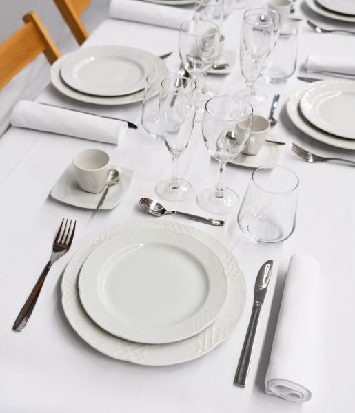Alquiler de material para eventos y celebraciones como vajillas, cristalería, mantelería, cubertería, carpas, mobiliario y foodtruck. 
Rent Events es una empresa de CET Grapats y damos oportunidades de trabajo a personas con necesidades especiales. Grapats es un proyecto de economía social dirigido por Caritas d’Urgell en la Seu d’Urgell.