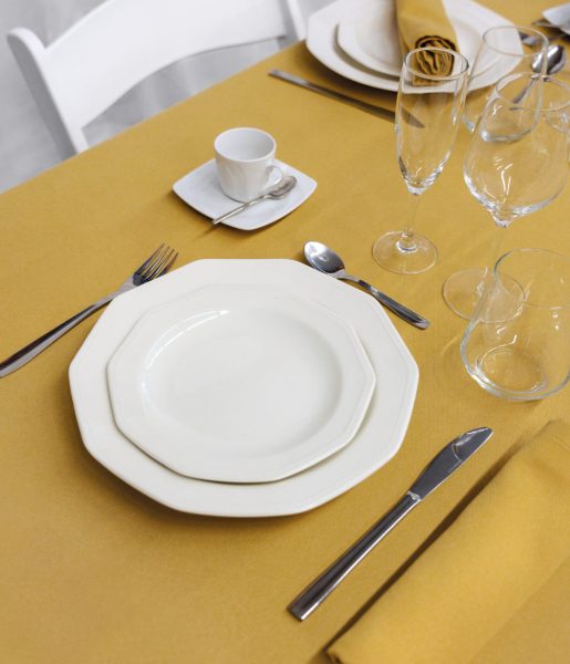 Alquiler de material para eventos y celebraciones como vajillas, cristalería, mantelería, cubertería, carpas, mobiliario y foodtruck. 
Rent Events es una empresa de CET Grapats y damos oportunidades de trabajo a personas con necesidades especiales. Grapats es un proyecto de economía social dirigido por Caritas d’Urgell en la Seu d’Urgell.
