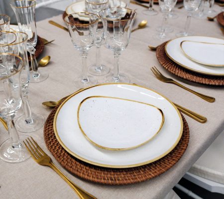 Alquiler de material para eventos y celebraciones como vajillas, cristalería, mantelería, cubertería, carpas, mobiliario y foodtruck. 
Rent Events es una empresa de CET Grapats y damos oportunidades de trabajo a personas con necesidades especiales. Grapats es un proyecto de economía social dirigido por Caritas d’Urgell en la Seu d’Urgell.
