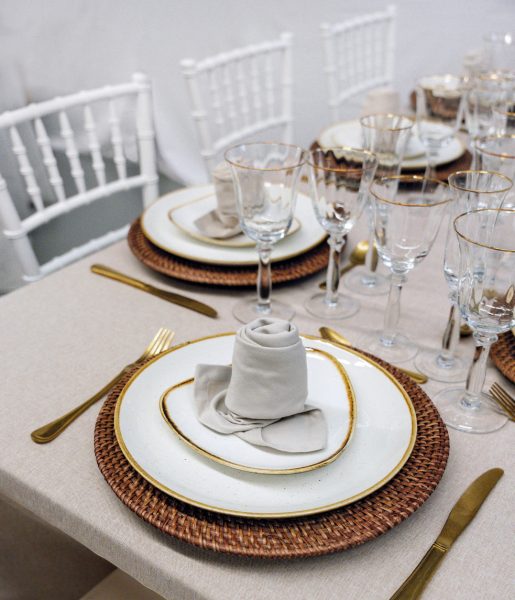 Alquiler de material para eventos y celebraciones como vajillas, cristalería, mantelería, cubertería, carpas, mobiliario y foodtruck. 
Rent Events es una empresa de CET Grapats y damos oportunidades de trabajo a personas con necesidades especiales. Grapats es un proyecto de economía social dirigido por Caritas d’Urgell en la Seu d’Urgell.