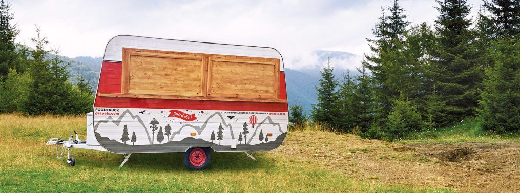 Alquiler de material para eventos y celebraciones como vajillas, cristalería, mantelería, cubertería, carpas, mobiliario y foodtruck. 
Rent Events es una empresa de CET Grapats y damos oportunidades de trabajo a personas con necesidades especiales. Grapats es un proyecto de economía social dirigido por Caritas d’Urgell en la Seu d’Urgell.